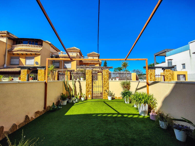 3 bedroom Townhouse for sale