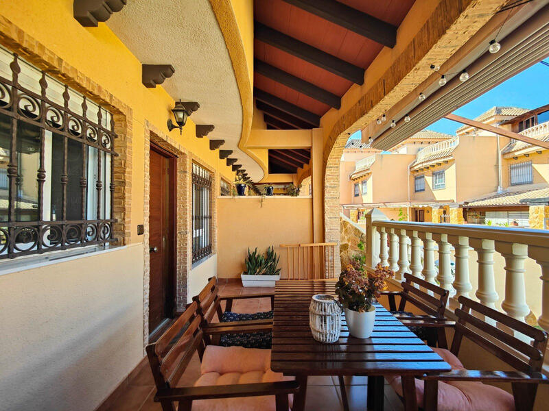 3 bedroom Townhouse for sale
