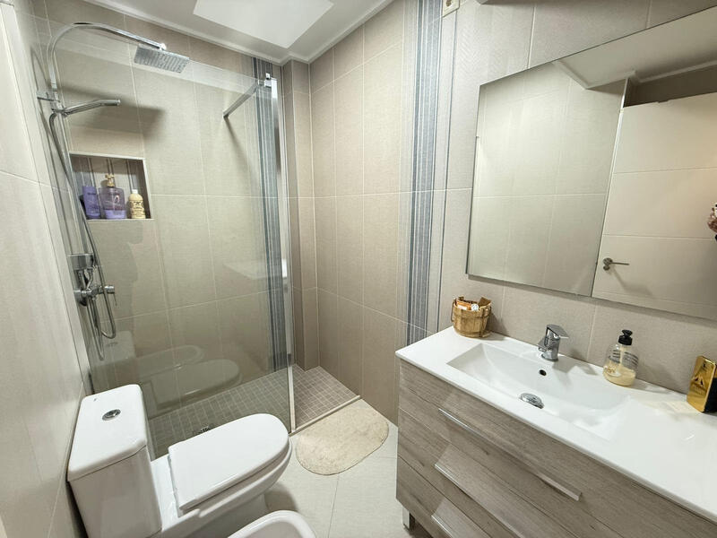 2 Schlafzimmer Stadthaus zu verkaufen