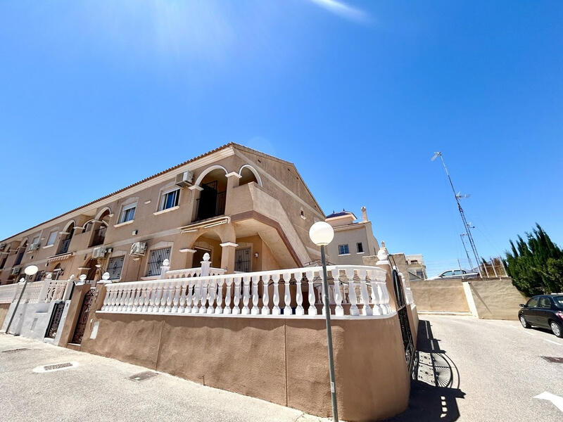 Lejlighed til salg i La Zenia, Alicante