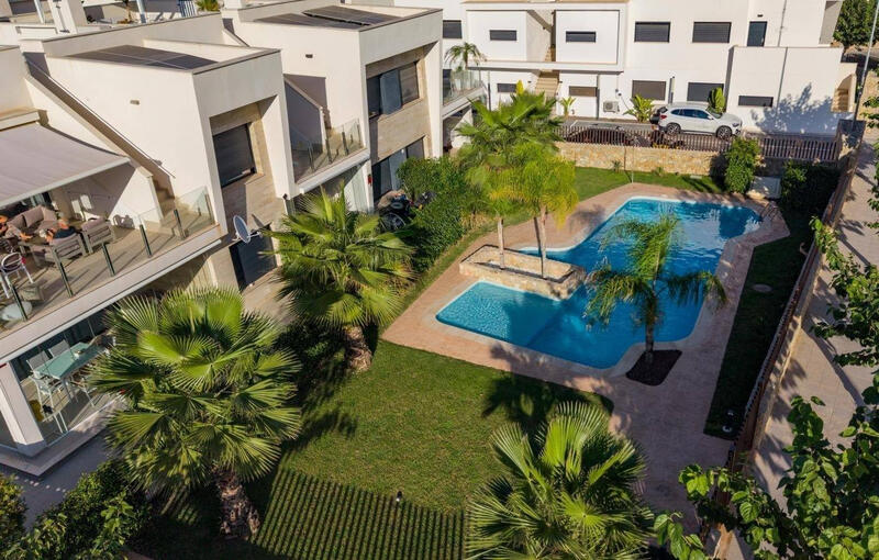 Villa till salu i Pilar de la Horadada, Alicante
