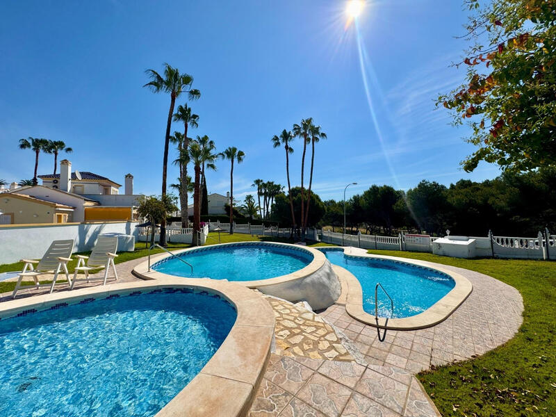 Villa til salg i Orihuela Costa, Alicante Villa til salg i Orihuela Costa, Alicante
