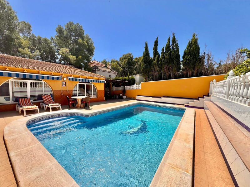 Villa till salu i Torrevieja, Alicante