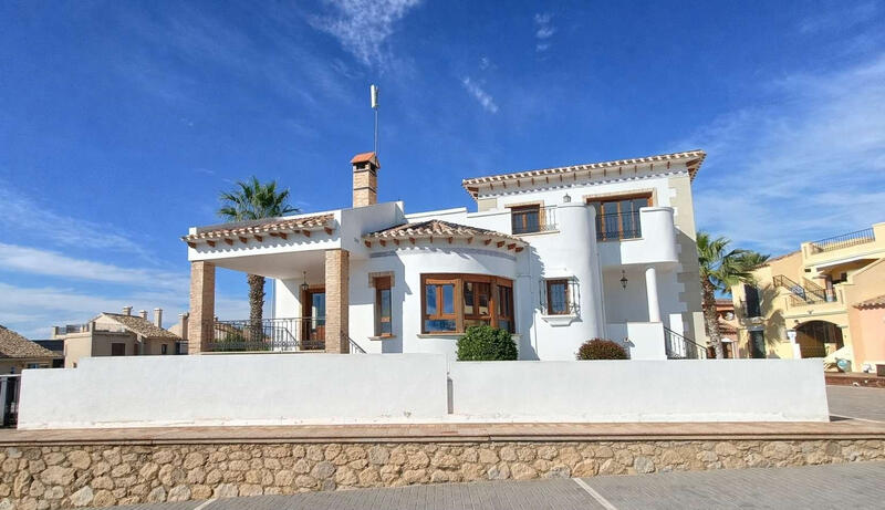 Villa Te koop in Algorfa, Alicante