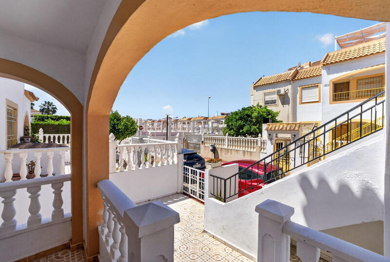 2 slaapkamer Appartement Te koop 2 slaapkamer Appartement Te koop