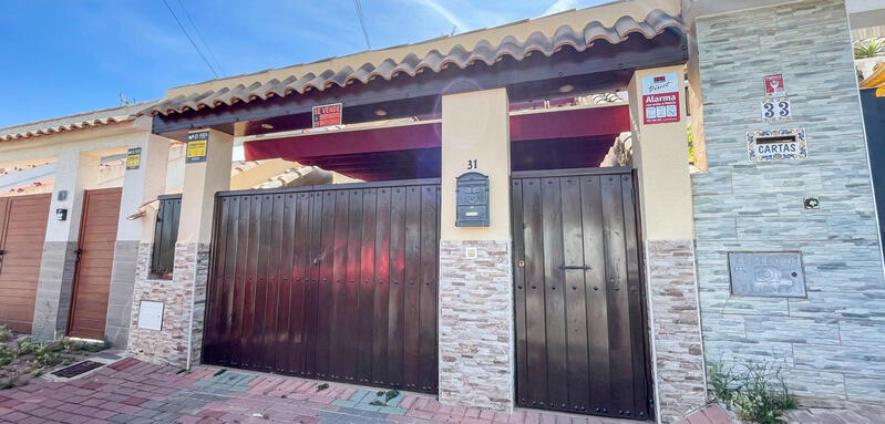 3 slaapkamer Gezinswoning Te koop 3 slaapkamer Gezinswoning Te koop