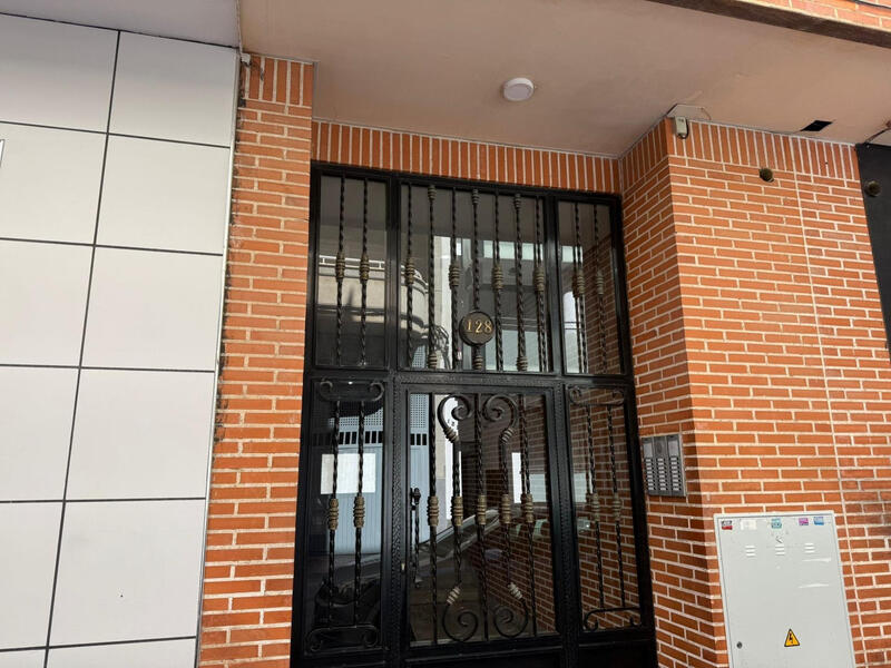 2 slaapkamer Appartement Te koop 2 slaapkamer Appartement Te koop