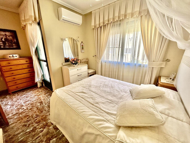 3 bedroom Townhouse for sale