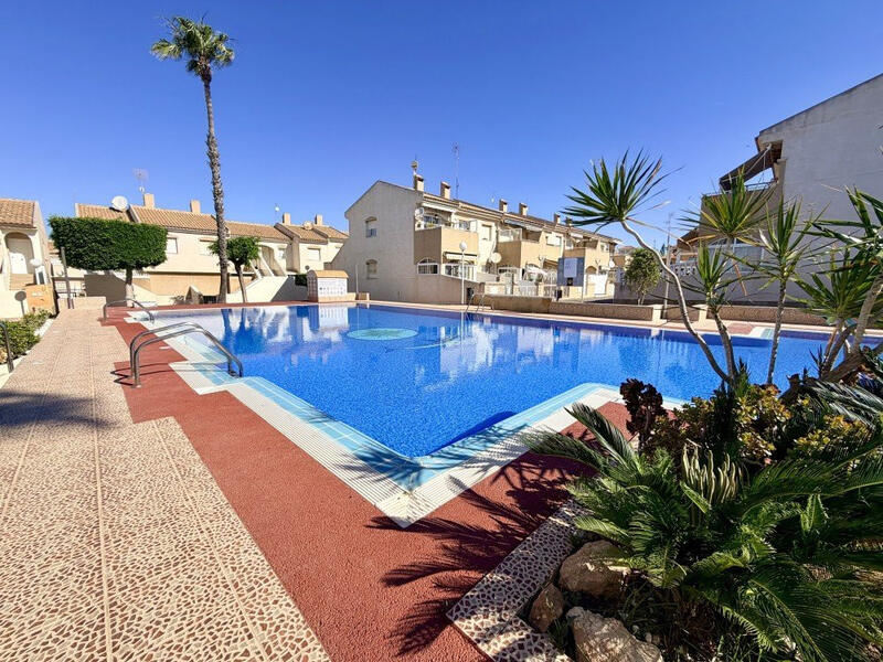 Adosado en venta en Torrevieja, Alicante