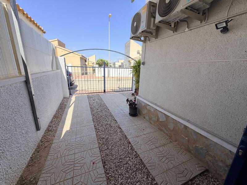 3 bedroom Townhouse for sale