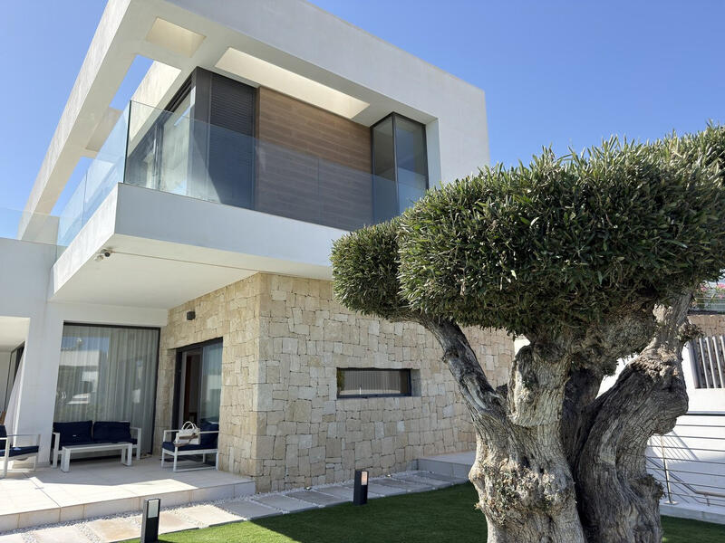 4 bedroom Villa for sale 4 bedroom Villa for sale