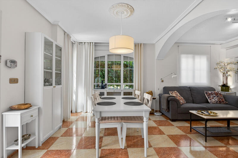 2 slaapkamer Villa Te koop 2 slaapkamer Villa Te koop