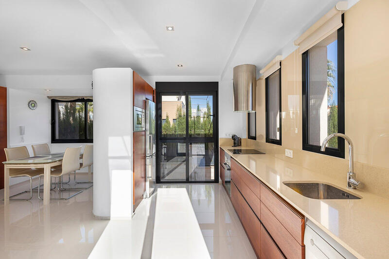 5 bedroom Villa for sale