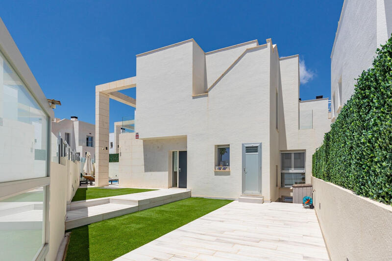 3 Schlafzimmer Villa zu verkaufen 3 Schlafzimmer Villa zu verkaufen