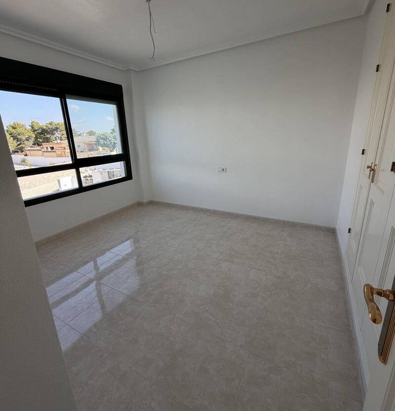 2 bedroom Apartment for sale 2 bedroom Apartment for sale