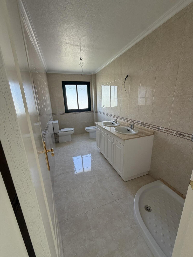2 bedroom Apartment for sale 2 bedroom Apartment for sale