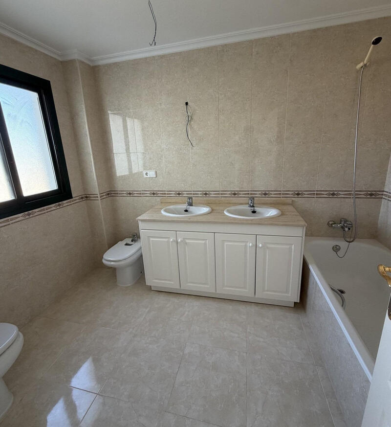 2 bedroom Apartment for sale 2 bedroom Apartment for sale