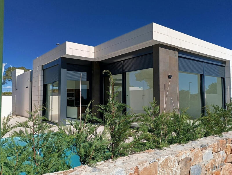 Villa en venta en Pilar de la Horadada, Alicante