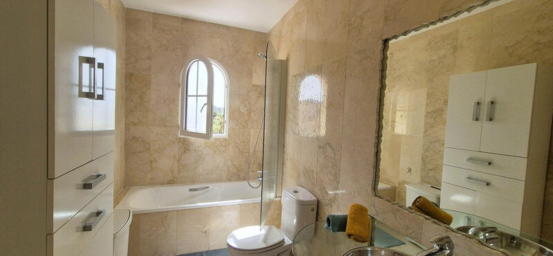 2 bedroom Townhouse for sale 2 bedroom Townhouse for sale