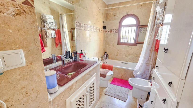 2 bedroom Townhouse for sale 2 bedroom Townhouse for sale