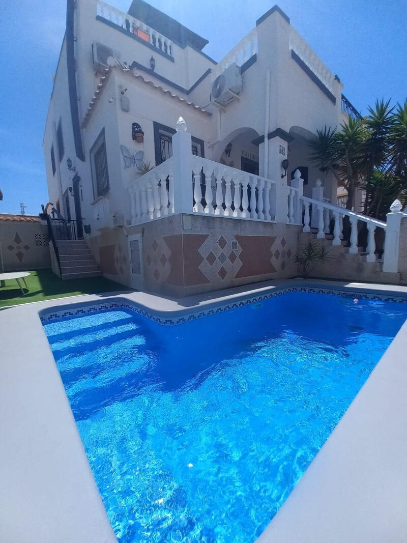 Townhouse for sale in Orihuela Costa, Alicante