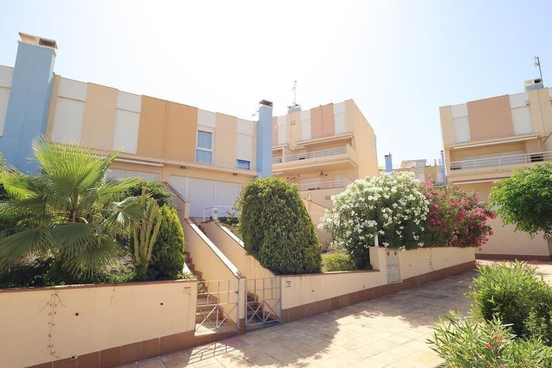 3 bedroom Townhouse for sale 3 bedroom Townhouse for sale