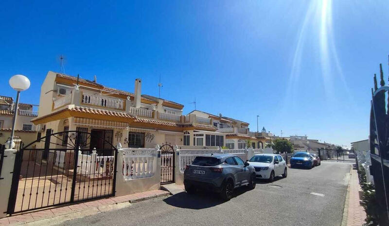 Villa til salgs i Los Perez (Ayuntamiento Almoradi/Torrevieja), Alicante