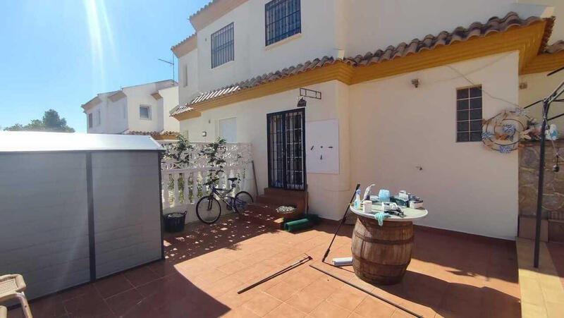 3 bedroom Townhouse for sale