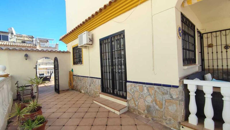 3 bedroom Townhouse for sale