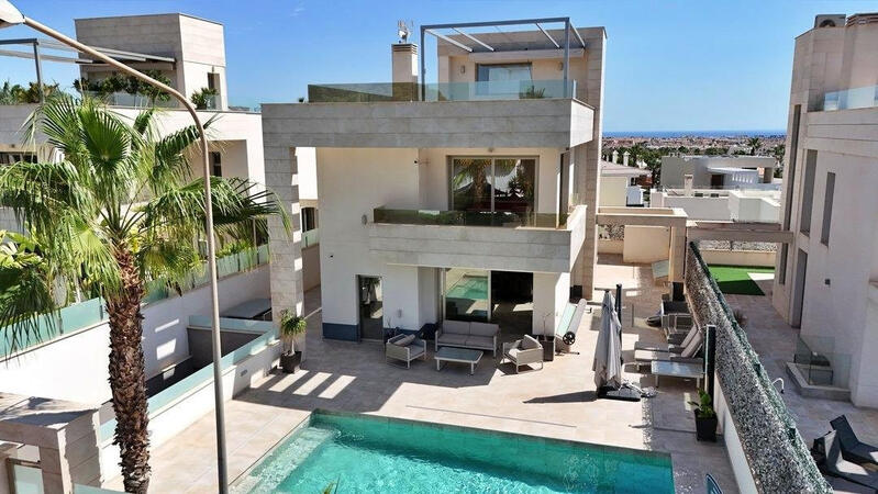 Villa for sale in Orihuela Costa, Alicante