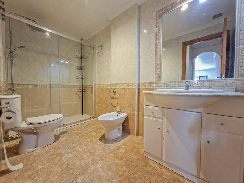 2 slaapkamer Appartement Te koop