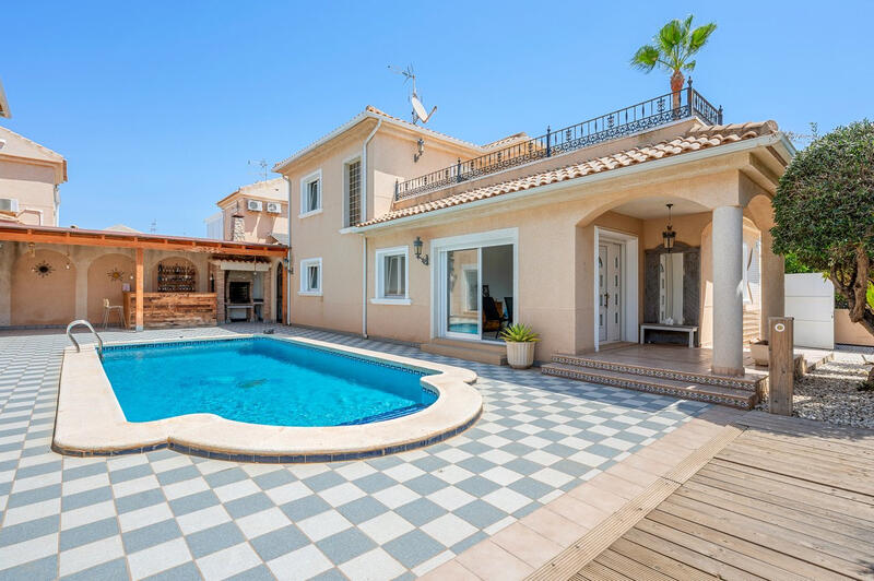 вилла продается в Torre de la Horadada, Alicante