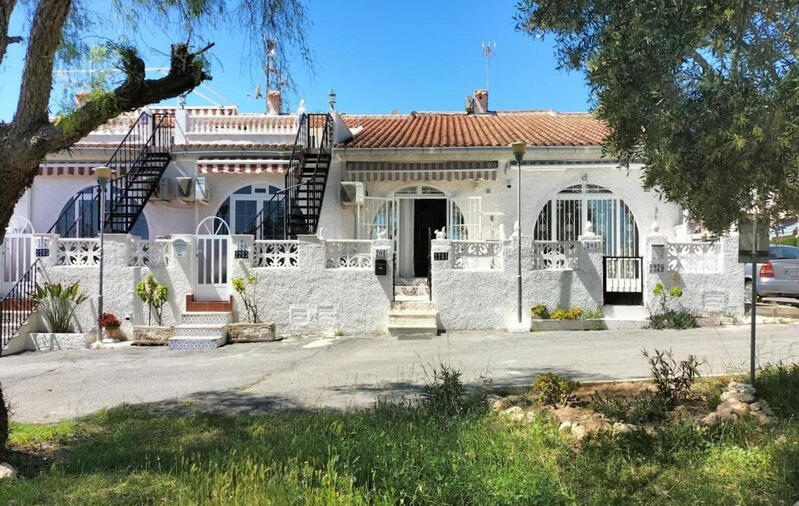 Villa à vendre dans Torrevieja, Alicante