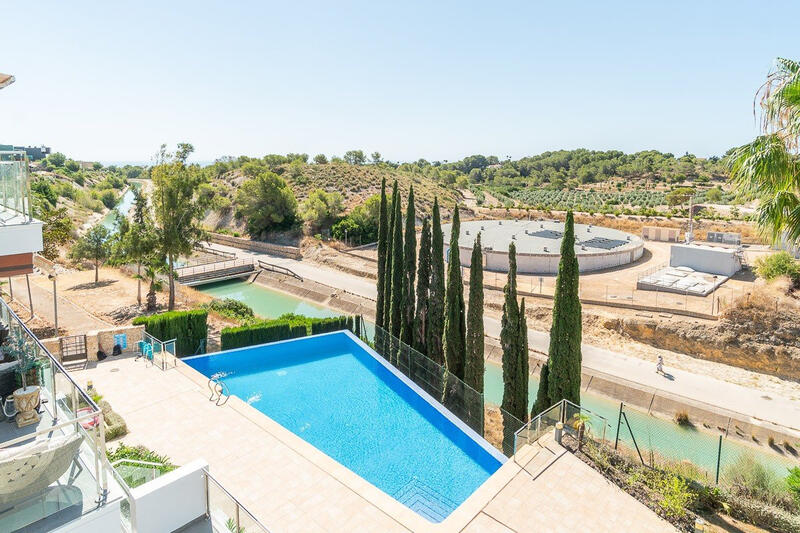 3 bedroom Apartment for sale