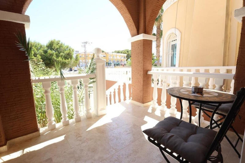 3 Schlafzimmer Villa zu verkaufen 3 Schlafzimmer Villa zu verkaufen