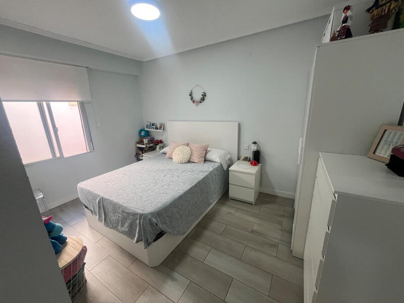 4 bedroom Apartment for sale