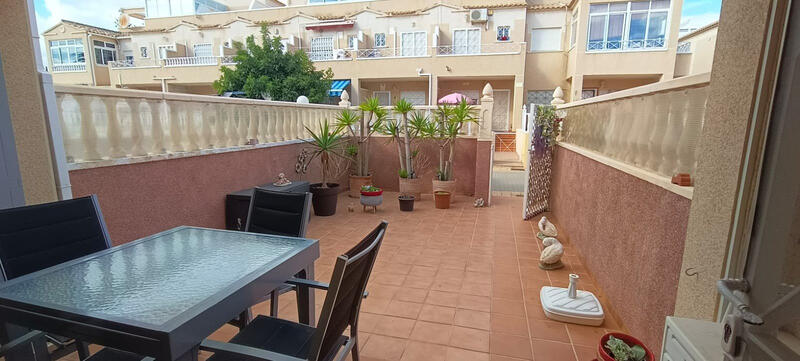 Villa til salg i Orihuela Costa, Alicante