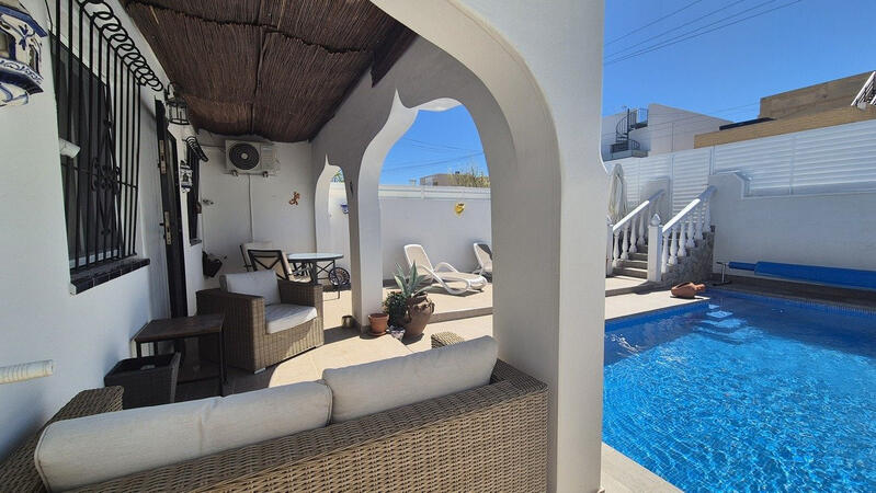 2 Cuarto Villa en venta