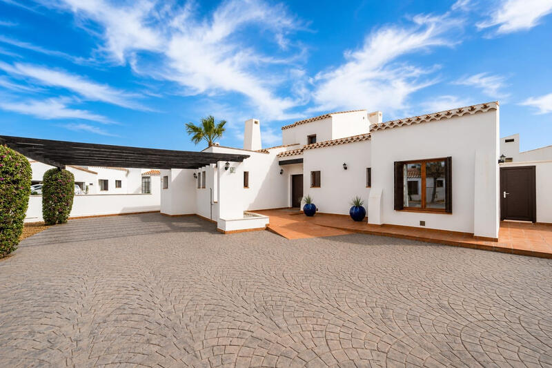 Villa till salu i Los Perez (Ayuntamiento Almoradi/Torrevieja), Alicante