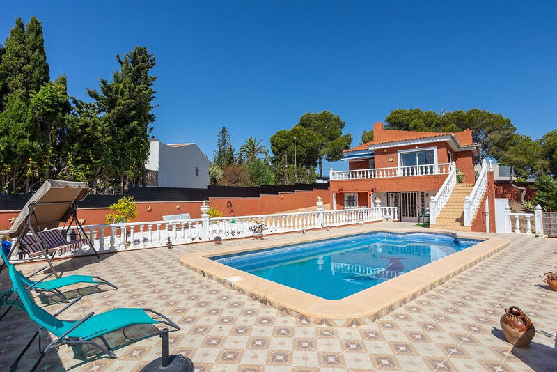 Villa till salu i Torrevieja, Alicante