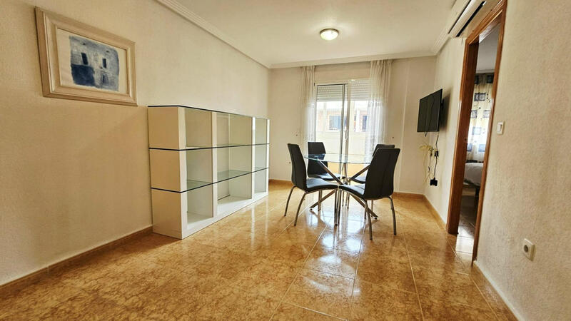 квартира продается в Torrevieja, Alicante