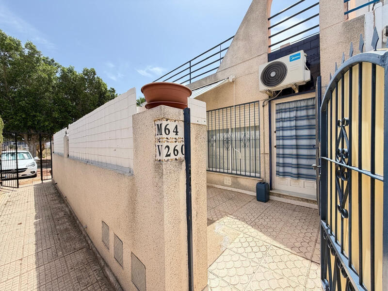 2 bedroom Townhouse for sale