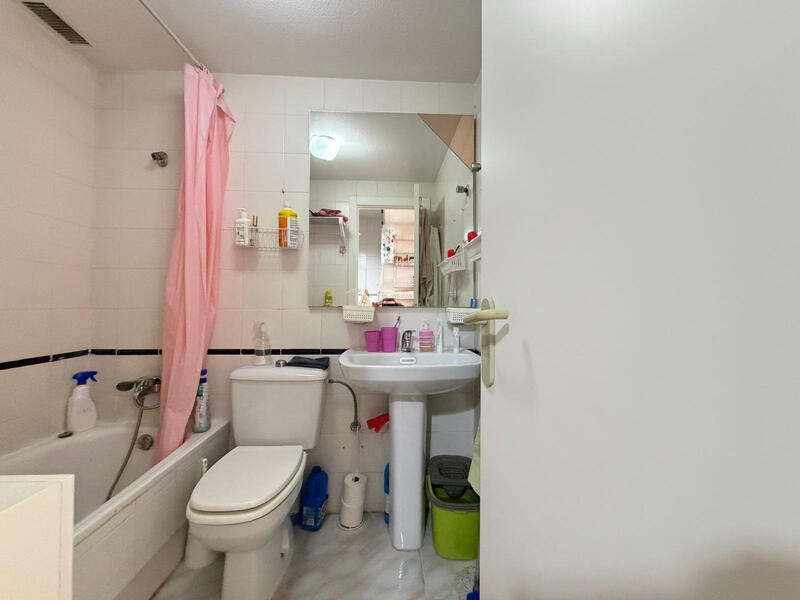 2 bedroom Townhouse for sale