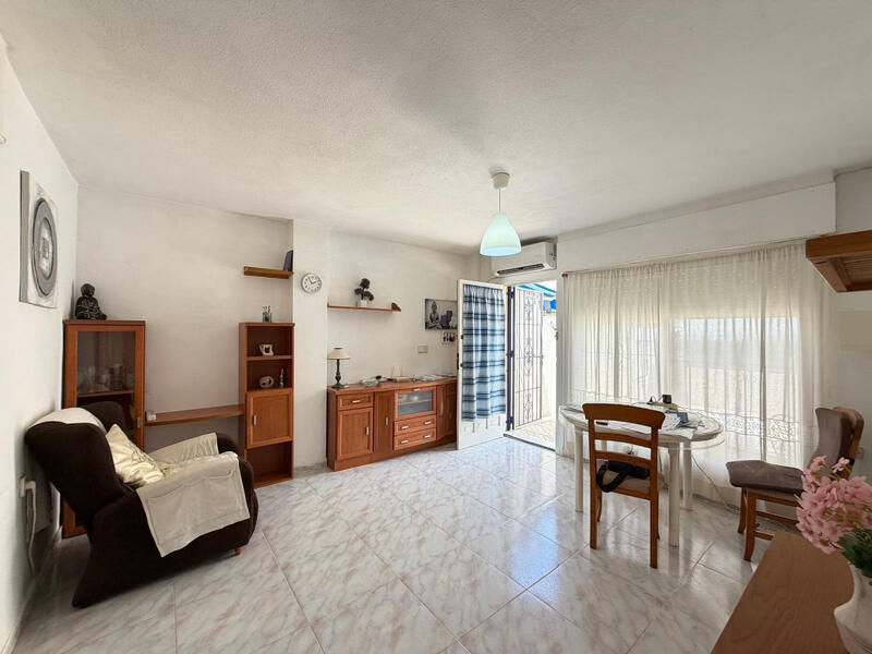 2 bedroom Townhouse for sale