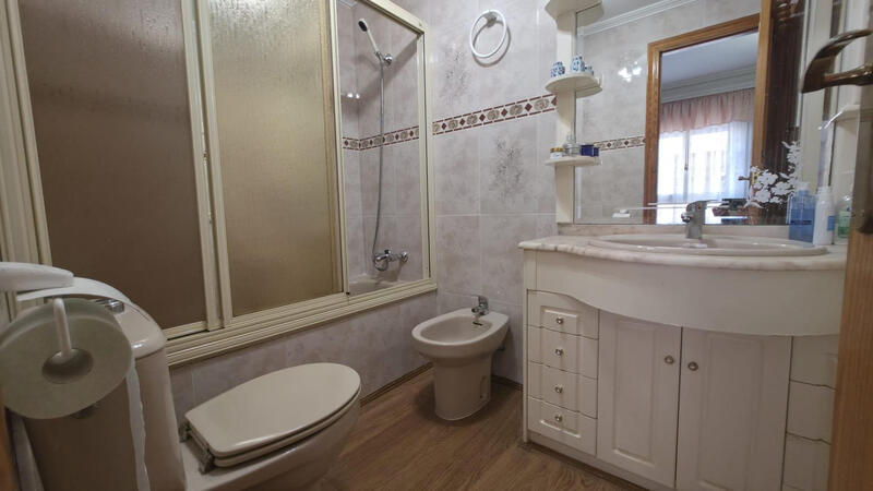 3 bedroom Apartment for sale