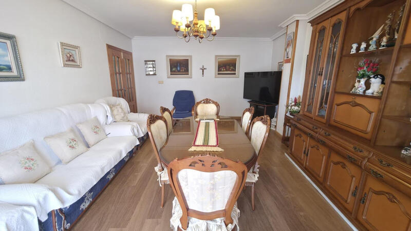 3 bedroom Apartment for sale