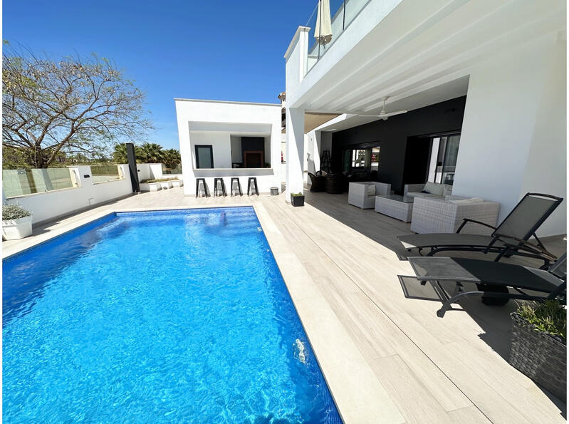 5 bedroom Villa for sale