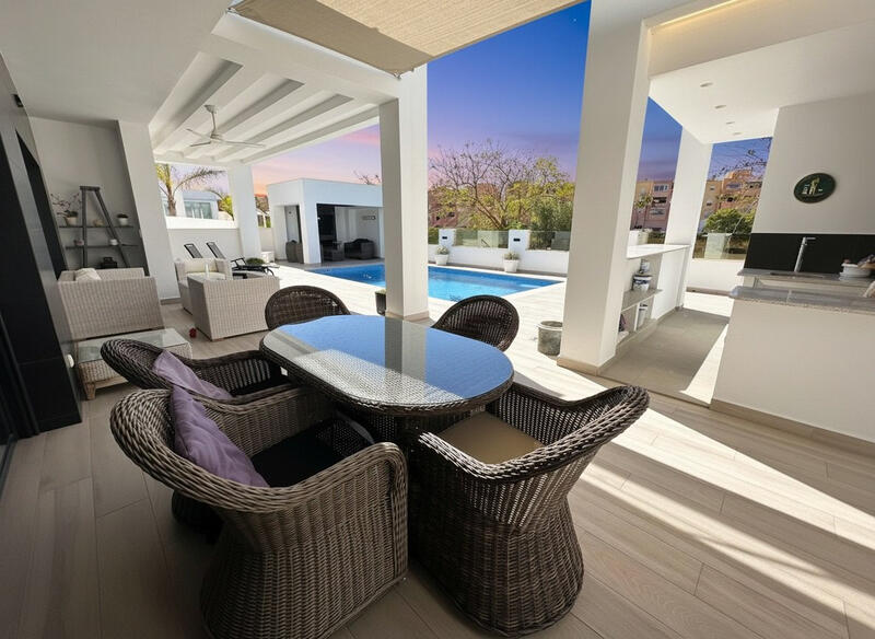 5 bedroom Villa for sale