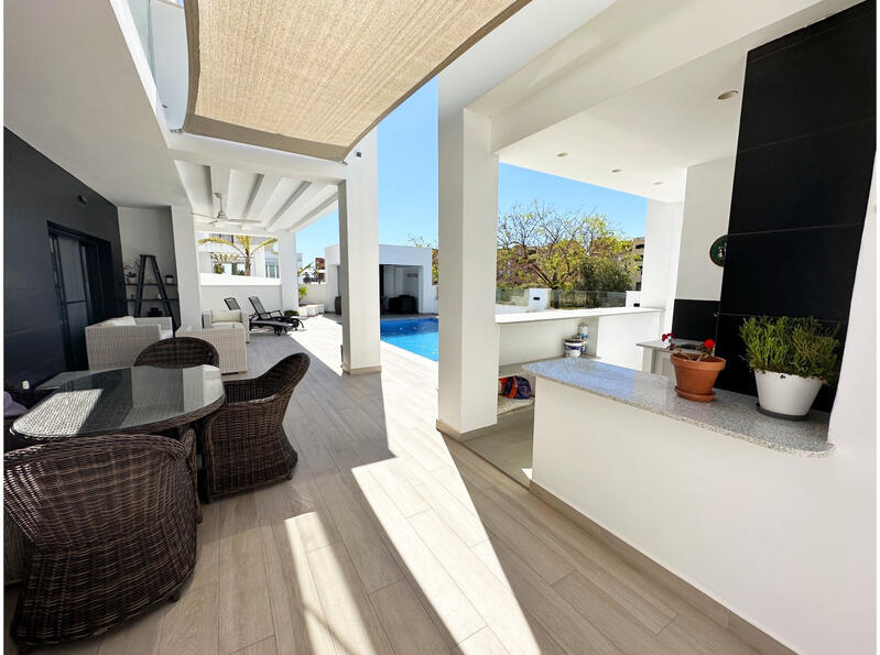 5 bedroom Villa for sale