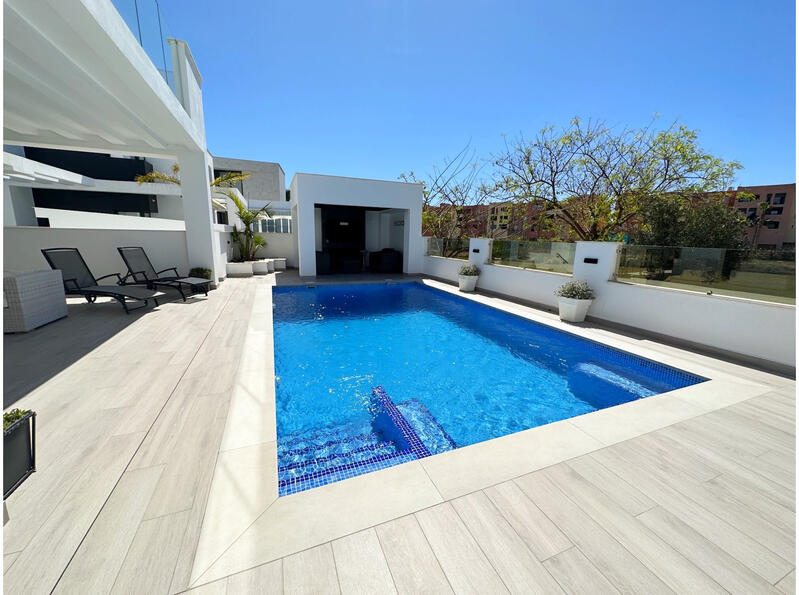 5 bedroom Villa for sale